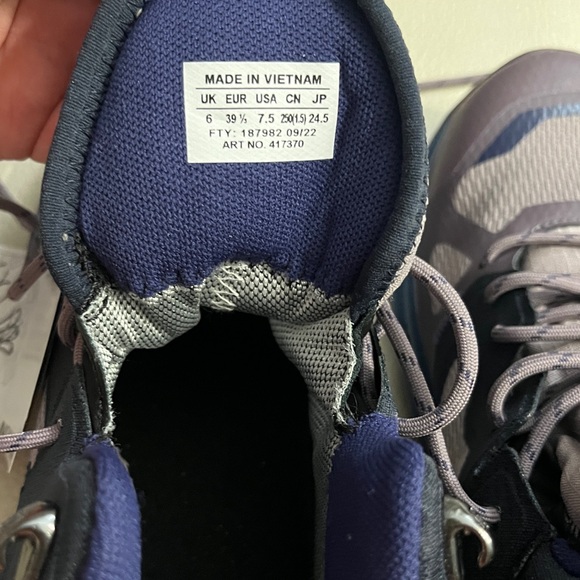 NWT - Salomon Women’s Predict Hike Mid GTX - US 7.5 / EU 39 1/3 - Picture 7 of 8